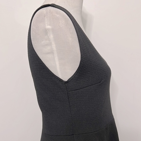 TRY THIS DRESS - Picture 4 of 7